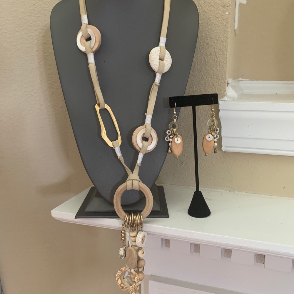 Chico’s Wooden Tan Necklace & Earring Set